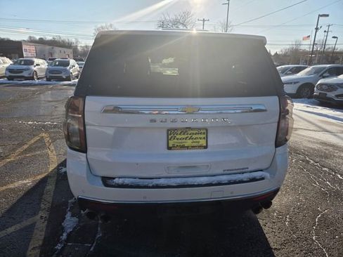 Used 2023 Chevrolet Suburban Premier AWD/4WD image 4