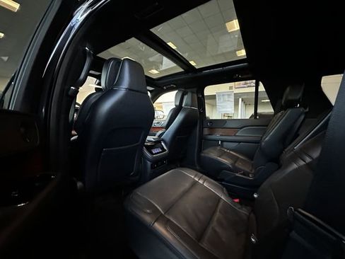 Certified 2022 Lincoln Navigator Reserve image 17