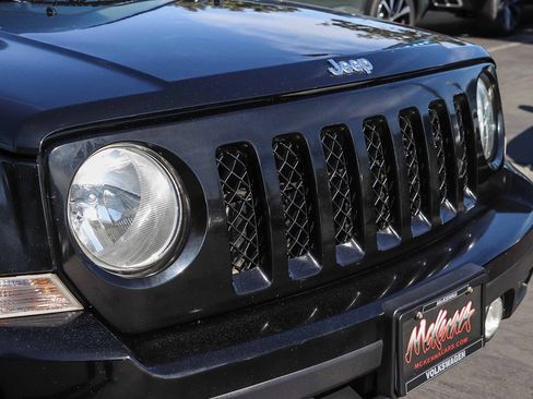 Used 2017 Jeep Patriot Sport w/ Power Value Group FWD image 5