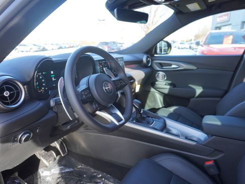 New 2024 Alfa Romeo Tonale Veloce image 17