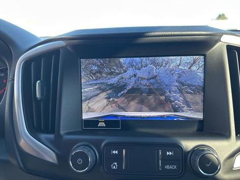 Used 2024 GMC Terrain SLT image 27