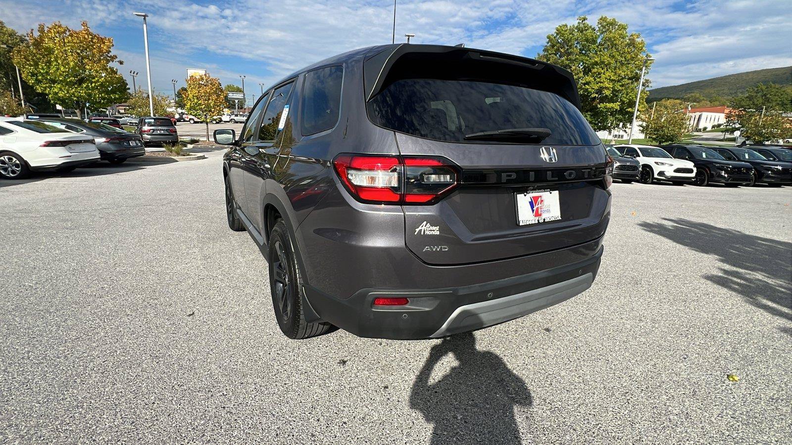 Used 2025 Honda Pilot EX-L image 6