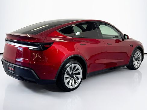 Used 2026 Tesla Model Y Long Range image 5