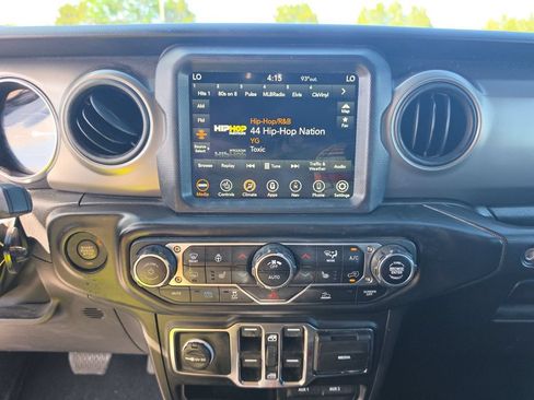 Used 2023 Jeep Wrangler Unlimited w/ Cold Weather Group AWD/4WD image 6