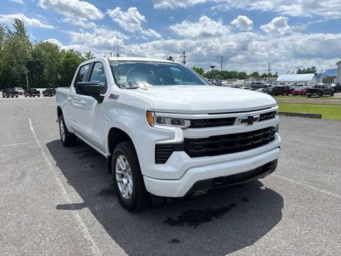 Used 2025 Chevrolet Silverado 1500 RST w/ Z71 Off-Road Package AWD/4WD image 8