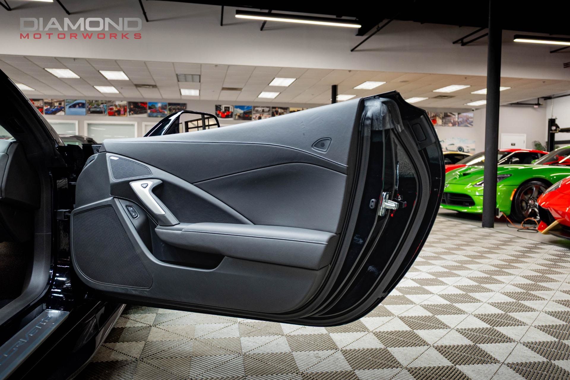 Used 2015 Chevrolet Corvette Z06 w/ 3LZ Preferred Equipment Group RWD image 99