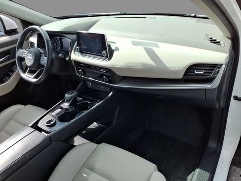 Used 2023 Nissan Rogue SV w/ SV Premium B Package image 12