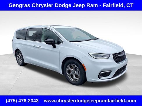 Certified 2024 Chrysler Pacifica Limited FWD image 7