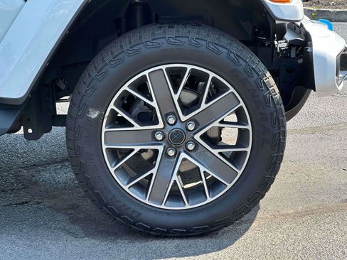 Used 2024 Jeep Wrangler High Altitude AWD/4WD image 7