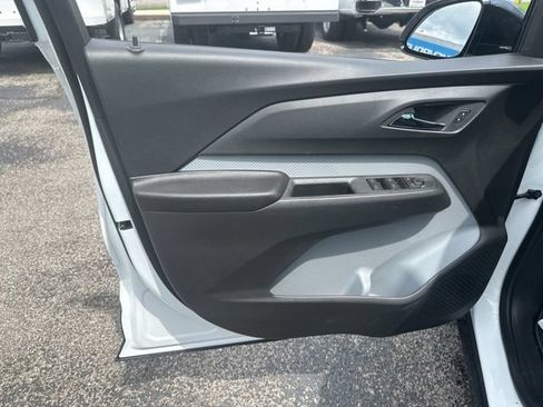 New 2027 Chevrolet Bolt RS w/ Super Cruise Package FWD image 11