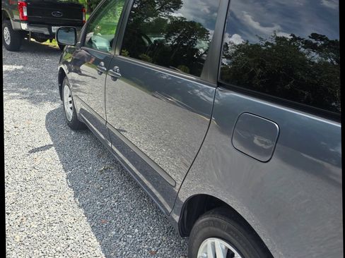 Used 2006 Toyota Sienna FWD image 11