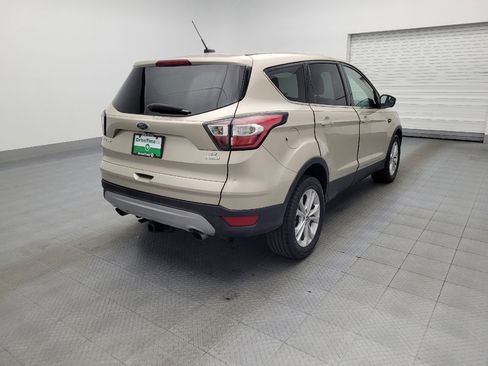 Used 2017 Ford Escape SE image 9