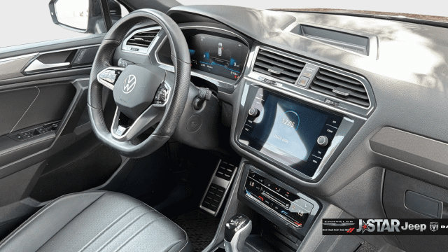 Used 2023 Volkswagen Tiguan SE R-Line FWD image 18