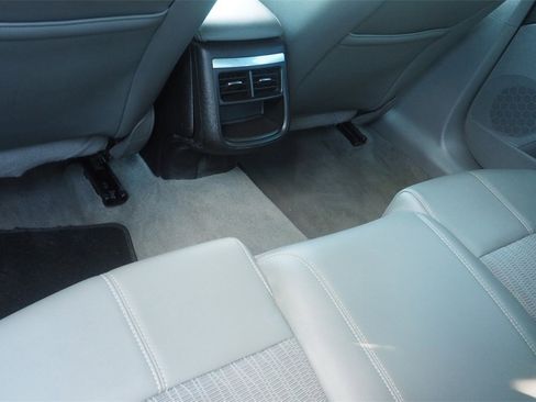 Used 2017 Chevrolet Impala LT image 18