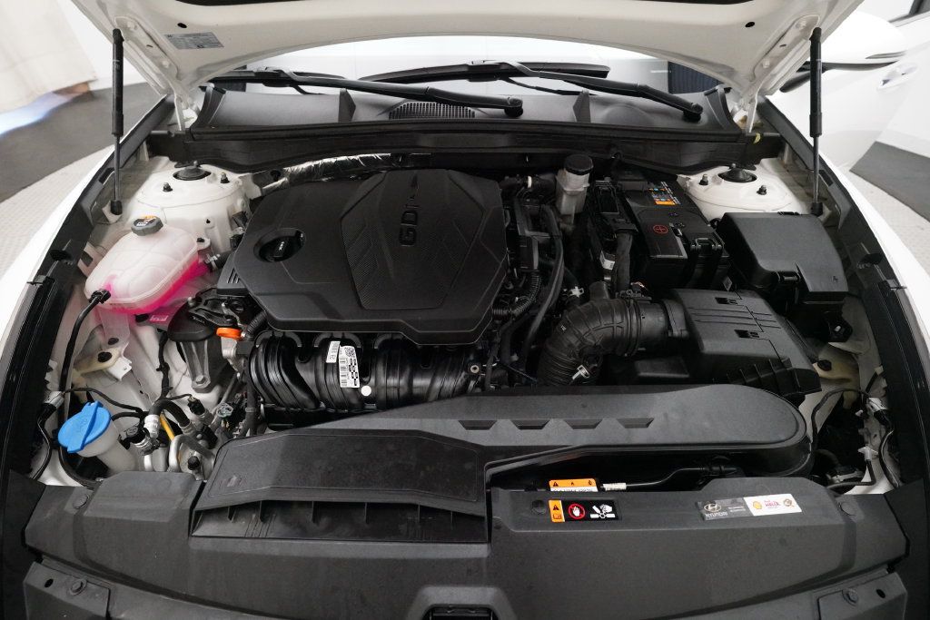 Used 2023 Hyundai Sonata SEL w/ Convenience Package FWD image 3