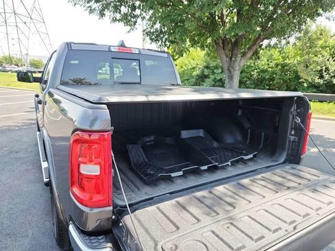 Used 2025 RAM 1500 Big Horn AWD/4WD image 32