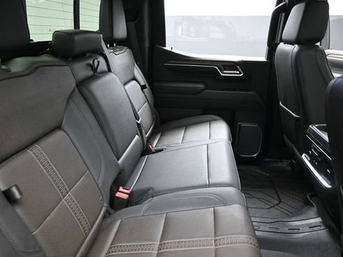 Used 2025 Chevrolet Silverado 1500 High Country AWD/4WD image 29