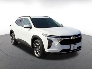 Used 2025 Chevrolet Trax LT video 2