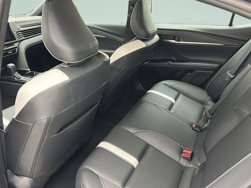 Used 2026 Toyota Camry SE FWD image 9