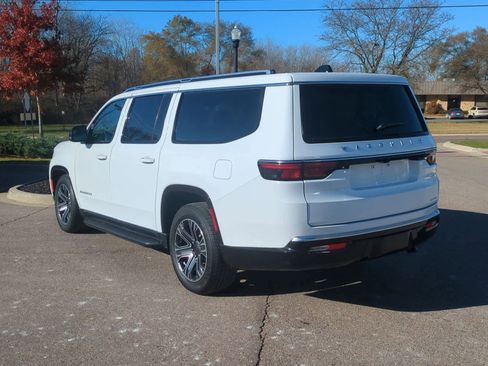 Used 2024 Jeep Wagoneer L Series II image 6