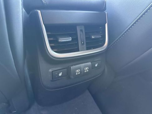 Used 2022 Subaru Outback Limited image 9