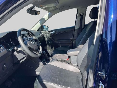 Used 2021 Volkswagen Tiguan SE image 16