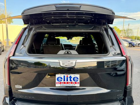 Used 2023 Cadillac Escalade Premium Luxury w/ Performance Package image 17