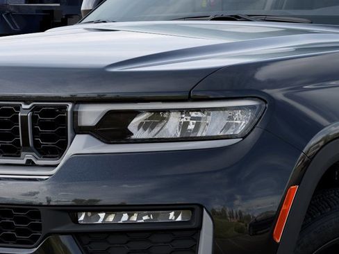 New 2026 Jeep Grand Cherokee Limited image 16