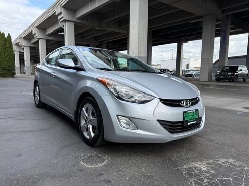 Used 2013 Hyundai Elantra GLS w/ Preferred Pkg FWD image 3