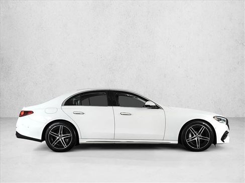 Certified 2025 Mercedes-Benz E 450 4MATIC Sedan w/ Multicontour Seating Package image 4