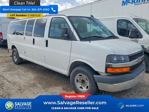 Used 2016 Chevrolet Express 3500 LT w/ LT Preferred Equipment Group RWD image 5