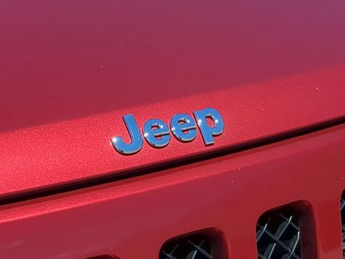 Used 2015 Jeep Patriot High Altitude FWD image 12