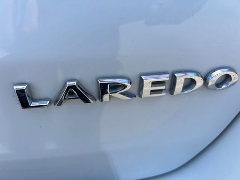 Used 2022 Jeep Grand Cherokee Laredo E AWD/4WD image 18