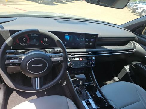 Used 2025 Hyundai Santa Cruz SEL FWD image 16