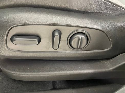 Used 2021 Chevrolet Equinox Premier image 12