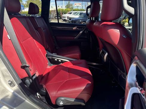 Used 2020 Lexus GX 460 Luxury w/ Luxury Sport Package AWD/4WD image 23