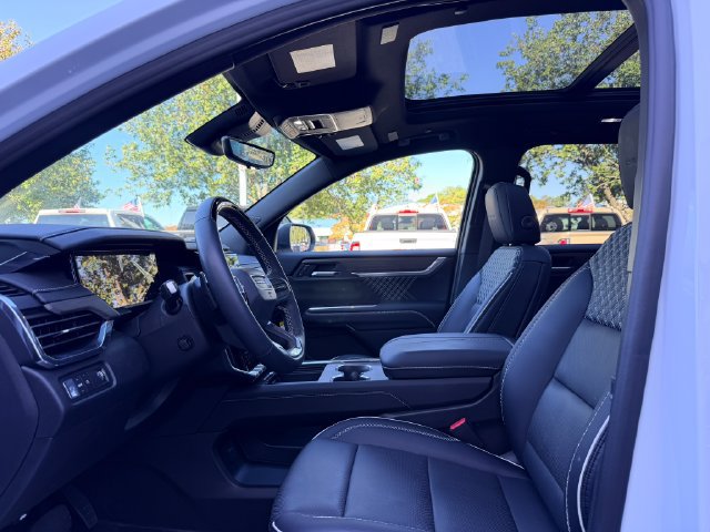 Used 2026 GMC Acadia Denali w/ Super Cruise Package FWD image 12
