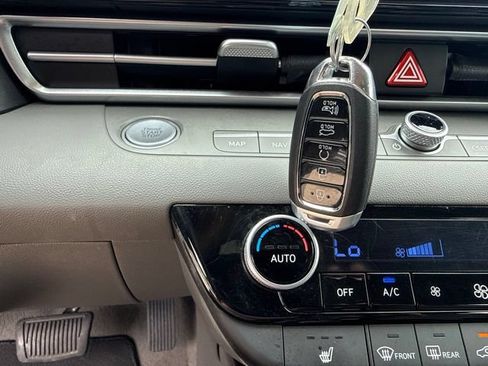 Used 2023 Hyundai Elantra SEL w/ Convenience Package FWD image 39