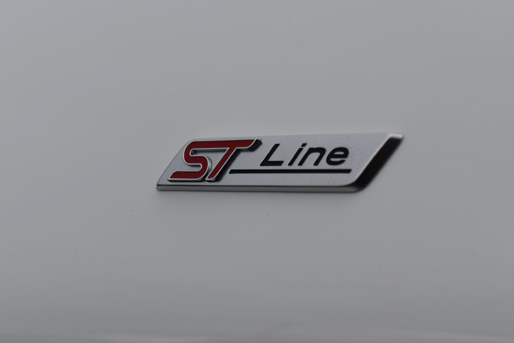 Used 2023 Ford Explorer ST-Line AWD/4WD image 11