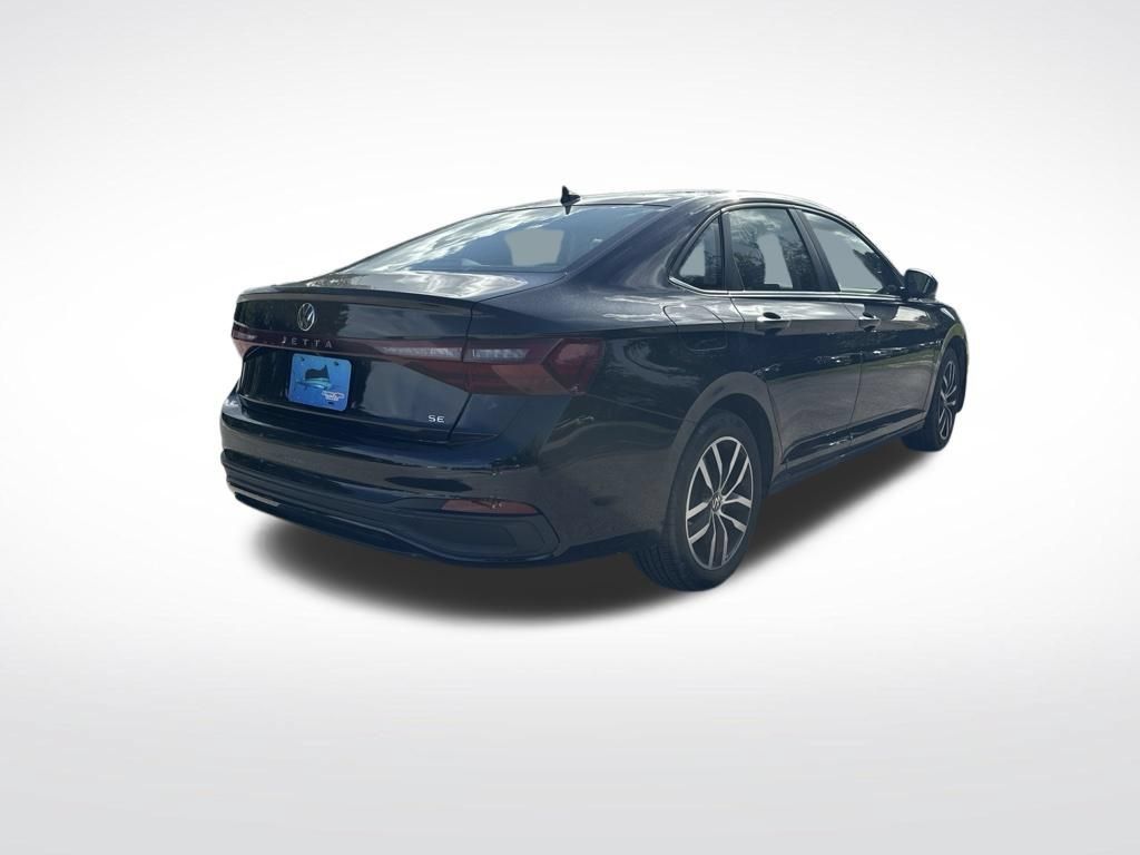 Used 2025 Volkswagen Jetta SE FWD image 5