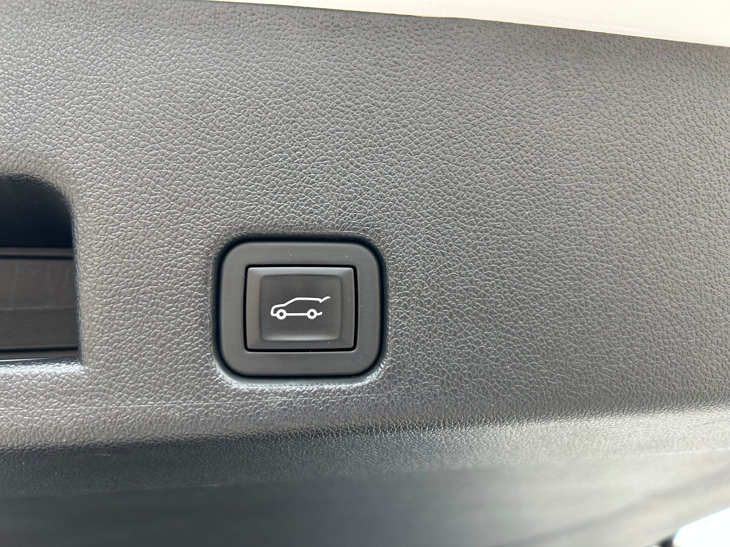 Used 2024 Chevrolet Traverse LT w/ Enhanced Driving Package FWD image 11
