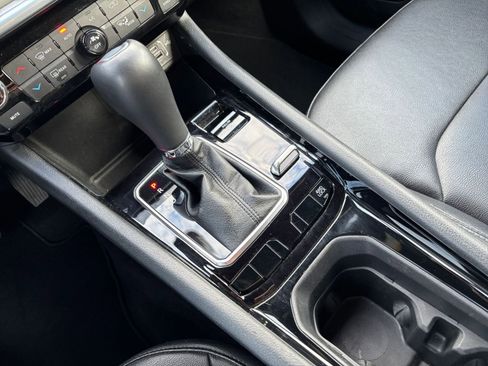 Used 2025 Jeep Compass Limited image 41