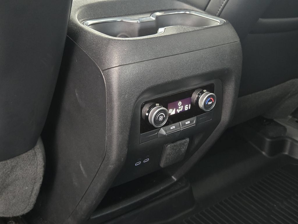 Used 2025 Buick Enclave Sport Touring w/ Power Package FWD image 33