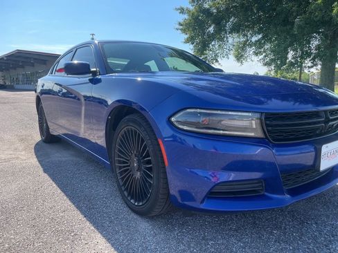 Used 2020 Dodge Charger SXT w/ Plus Group RWD image 9