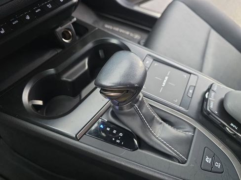 Used 2019 Lexus UX 250h image 26