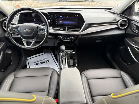 Used 2024 Chevrolet Trax ACTIV w/ Sunroof Package FWD image 15
