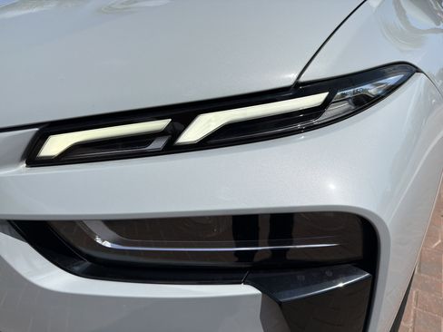 Used 2023 BMW X7 xDrive40i w/ Executive Package image 6