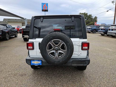 Used 2018 Jeep Wrangler Unlimited Sport AWD/4WD image 7