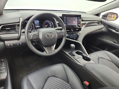 Used 2023 Toyota Camry SE w/ Convenience Package FWD image 14