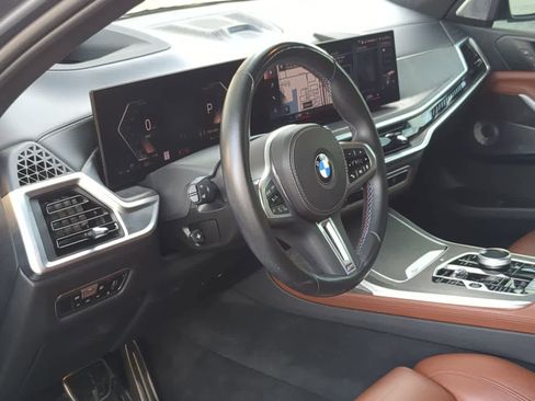 Used 2023 BMW X7 M60i w/ M Sport Professional Package image 10